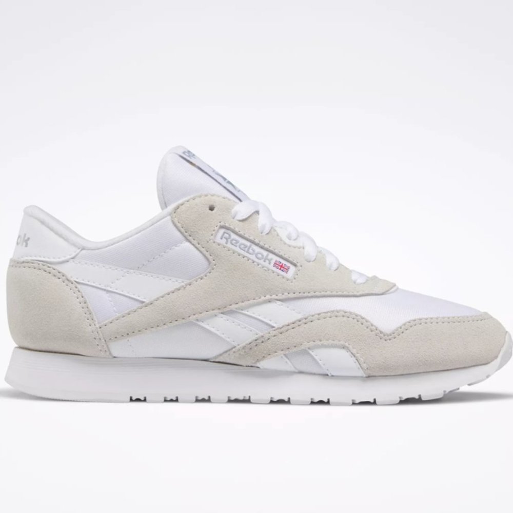 Iconic Reebok Women's Classic Nylon in White, Size 8.5 - Like New!